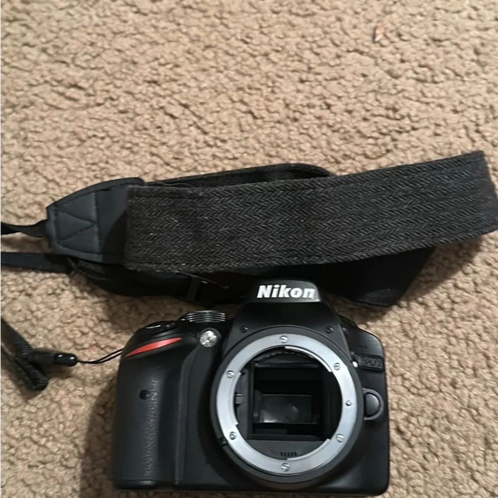 i'm trying to sell to afford a new camera no problems and works great